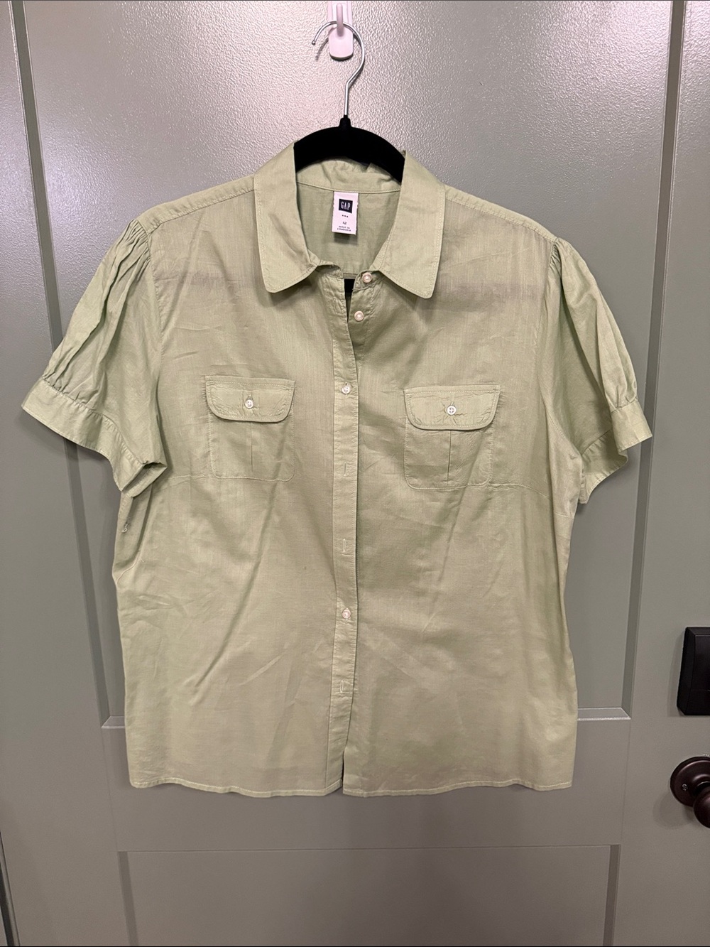 GAP Green Short Sleeve Button-Down Shirt
